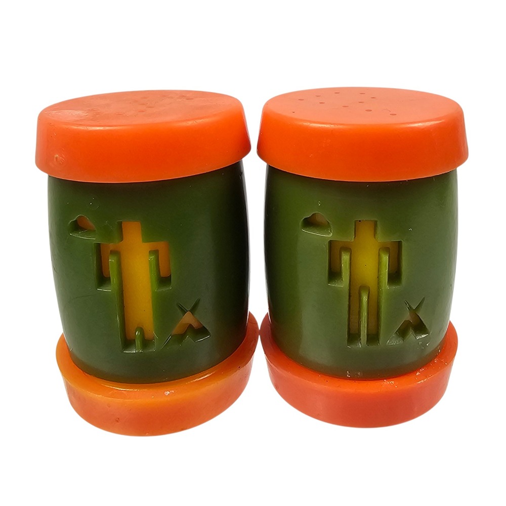Vintage St. Labre Indian School Montana Plastic Salt Pepper Shakers Green Orange